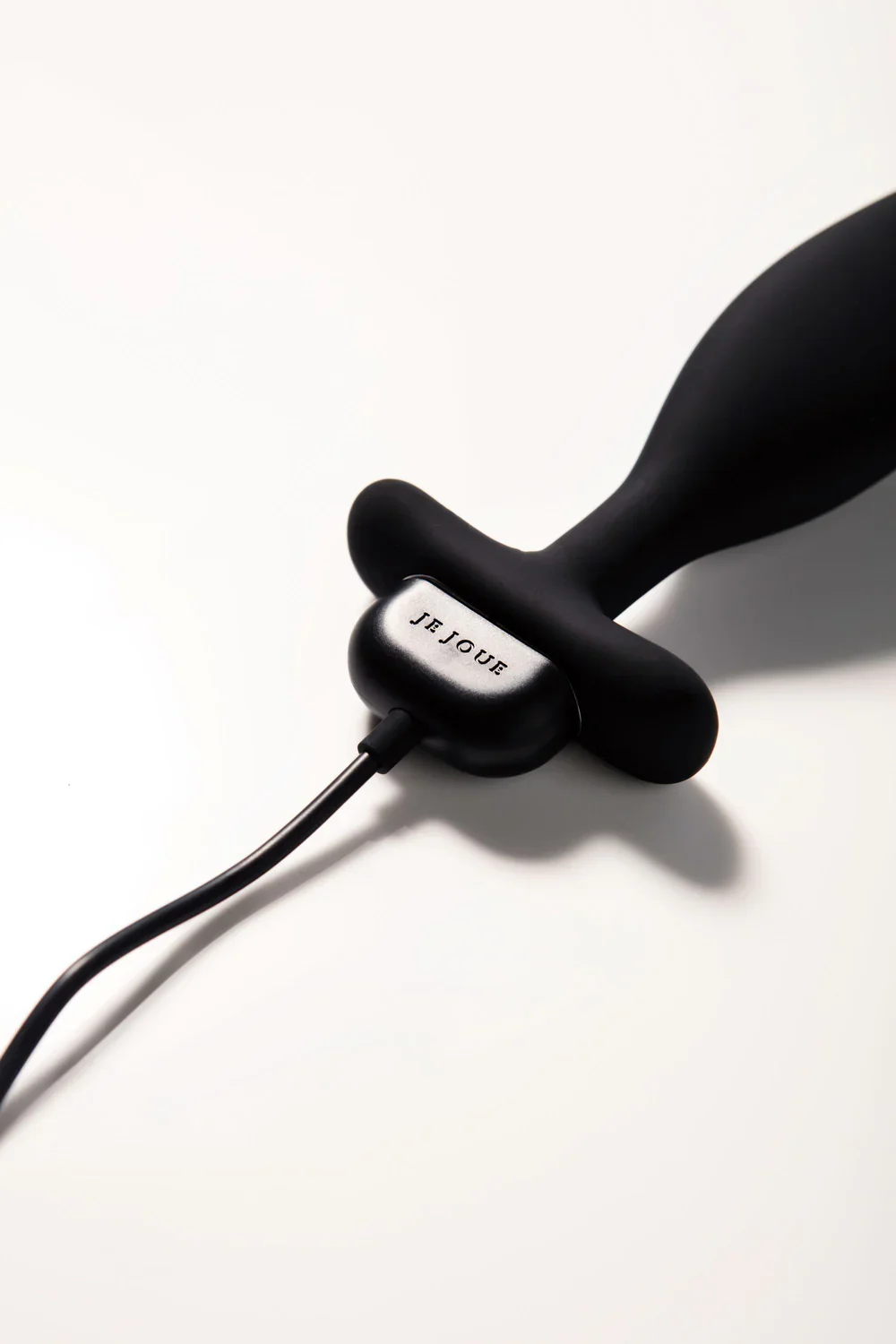 Je Joue Onyx Remote-Control Butt Plug, 5 × 7 Functions - Image 7